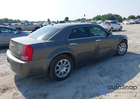 2010 Chrysler 300C Hemi z USA, uszkodzony, nr VIN 2C3CA6CT0AH145074